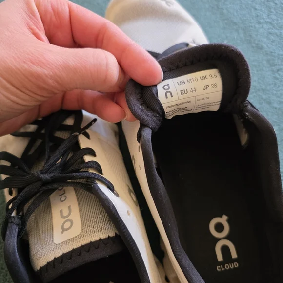 ON Cloud Running Shoes Mens Size 10 - Picture 5 of 5